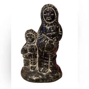 Vintage Inuit-Inspired Figurine – Parent & Child – Handcrafted Folk Art